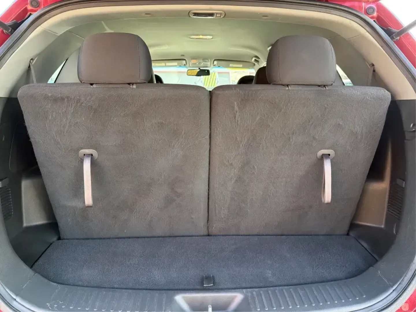 2015 Kia Sorento LX (5XYKT4A61FG) with an 2.4L I-4 gasoline direct injection engine, 6-Speed Automatic transmission, located at 401 Woodman Dr, Riverside, OH, 45431, (937) 908-9800, 39.760899, -84.123421 - **Experience Adventure with the 2015 Kia Sorento at Advantage Car and Credit - Riverside!**<br /> <br /> Are you ready to elevate your family's weekend getaways or daily commutes? Look no further than this stunning 2015 Kia Sorento LX, available at Advantage Car and Credit in Riverside, OH. This ver - Photo#12