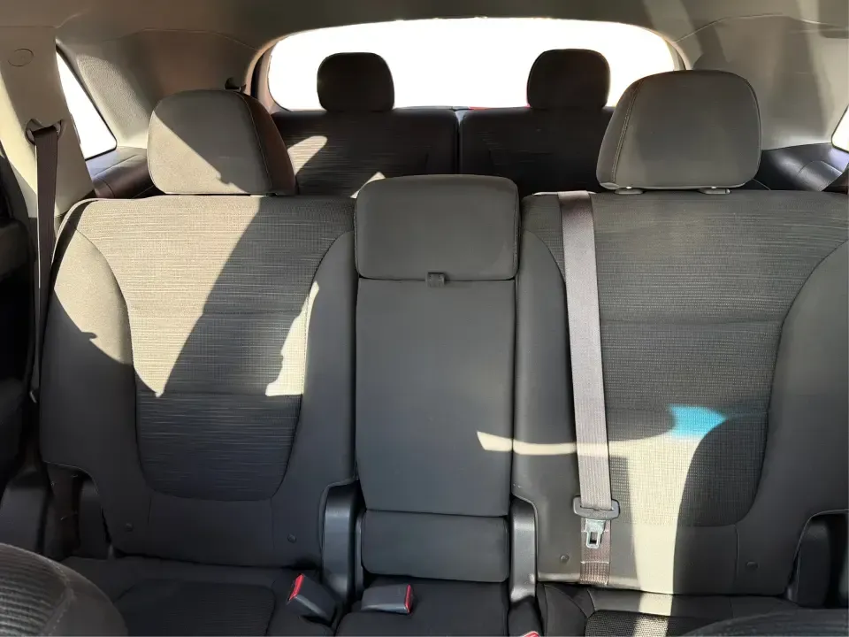 2015 Kia Sorento LX (5XYKT4A61FG) with an 2.4L I-4 gasoline direct injection engine, 6-Speed Automatic transmission, located at 401 Woodman Dr, Riverside, OH, 45431, (937) 908-9800, 39.760899, -84.123421 - **Experience Adventure with the 2015 Kia Sorento at Advantage Car and Credit - Riverside!**<br /> <br /> Are you ready to elevate your family's weekend getaways or daily commutes? Look no further than this stunning 2015 Kia Sorento LX, available at Advantage Car and Credit in Riverside, OH. This ver - Photo#14