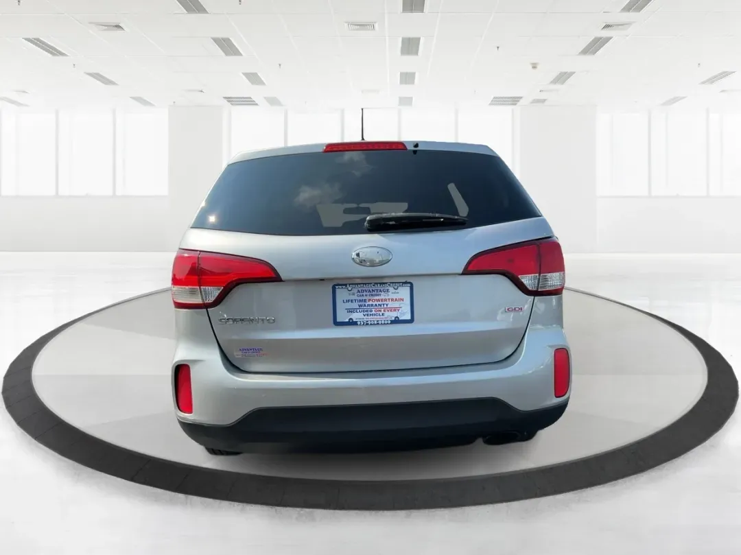 2014 Kia Sorento LX (5XYKT3A66EG) with an 2.4L I-4 gasoline direct injection engine, located at 401 Woodman Dr, Riverside, OH, 45431, (937) 908-9800, 39.760899, -84.123421 - Discover the joy of family adventures with the 2014 Kia Sorento LX, now available at Advantage Car and Credit in New Carlisle, OH. This spacious SUV is perfect for growing families or anyone who loves weekend getaways. With a versatile interior and advanced features, the Sorento is designed for comf - Photo#3