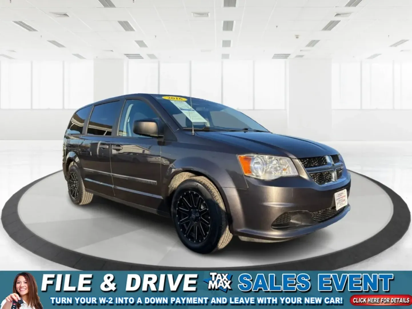 2016 Dodge Grand Caravan American Value Pkg (2C4RDGBG7GR) with an Pentastar 3.6L V-6 DOHC engine, 6A transmission, located at 4508 South Dixie Dr, Moraine, OH, 45439, (937) 908-9800, 39.689976, -84.218452 - **Discover the Freedom of Family Adventures with the 2016 Dodge Grand Caravan at Advantage Car and Credit - Moraine!**<br /> <br /> Are you ready to transform your family outings into unforgettable adventures? The 2016 Dodge Grand Caravan is the perfect companion for busy parents, spacious enough to - Photo#0