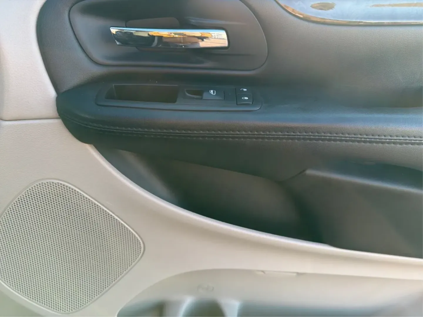 2016 Dodge Grand Caravan American Value Pkg (2C4RDGBG7GR) with an Pentastar 3.6L V-6 DOHC engine, 6A transmission, located at 4508 South Dixie Dr, Moraine, OH, 45439, (937) 908-9800, 39.689976, -84.218452 - **Discover the Freedom of Family Adventures with the 2016 Dodge Grand Caravan at Advantage Car and Credit - Moraine!**<br /> <br /> Are you ready to transform your family outings into unforgettable adventures? The 2016 Dodge Grand Caravan is the perfect companion for busy parents, spacious enough to - Photo#19