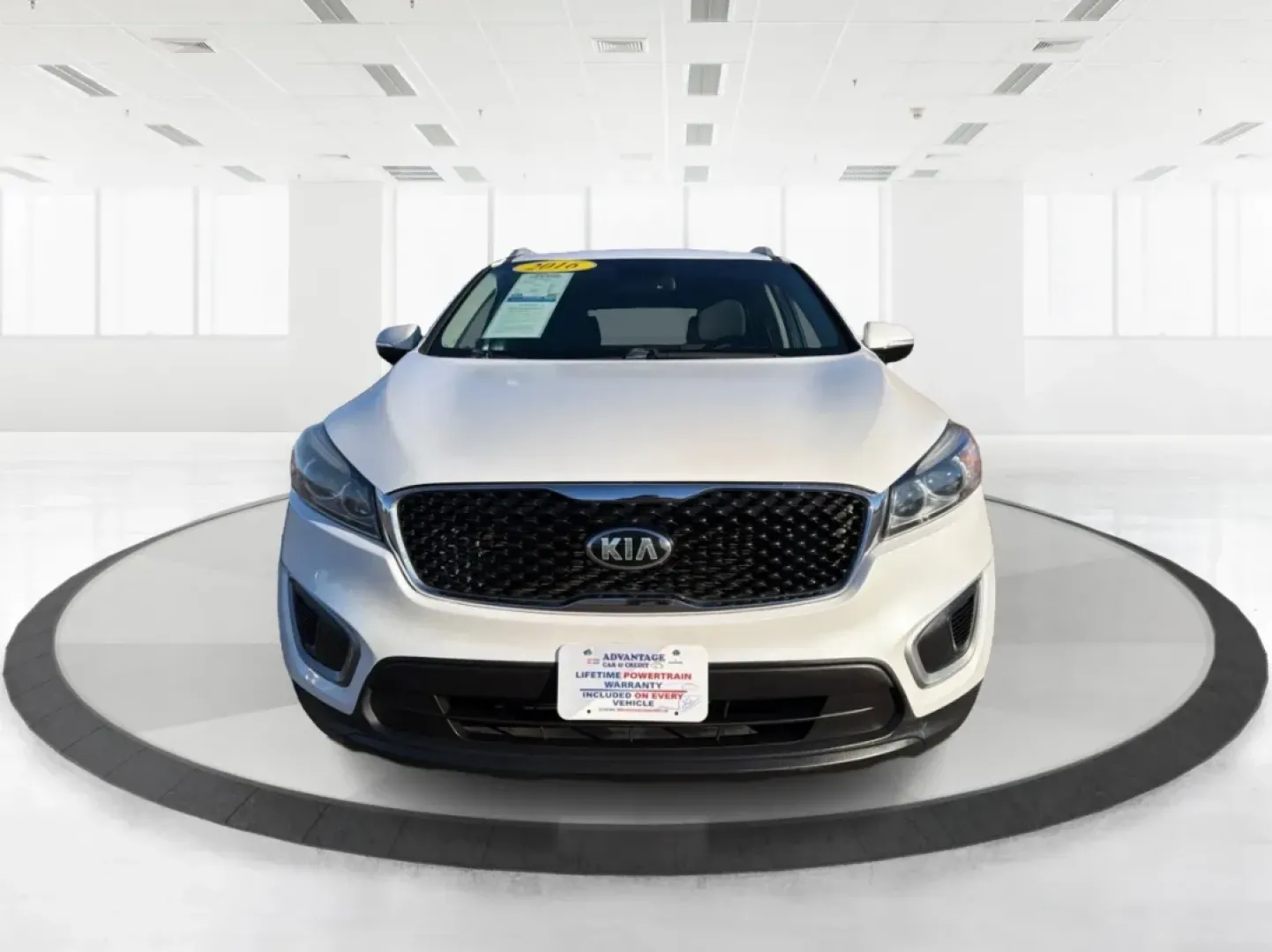 2016 Kia Sorento 2.4L LX (5XYPG4A39GG) with an 2.4L I-4 gasoline direct injection engine, 6-Speed Automatic transmission, located at 4508 South Dixie Dr, Moraine, OH, 45439, (937) 908-9800, 39.689976, -84.218452 - **Discover the Perfect Family SUV for Your Next Adventure!**<br /> <br /> Are you in search of a reliable SUV that can comfortably accommodate your growing family while also being great for weekend getaways? Look no further than the 2016 Kia Sorento 2.4L LX, available now at Advantage Car and Credit - Photo#7