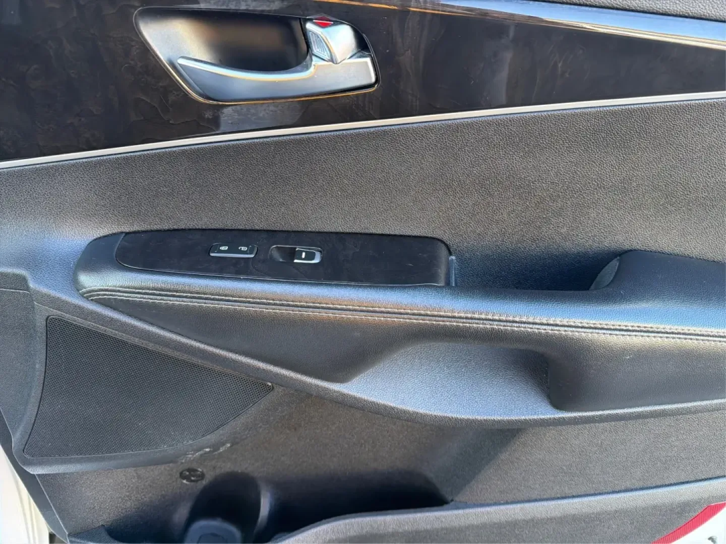 2016 Kia Sorento 2.4L LX (5XYPG4A39GG) with an 2.4L I-4 gasoline direct injection engine, 6-Speed Automatic transmission, located at 4508 South Dixie Dr, Moraine, OH, 45439, (937) 908-9800, 39.689976, -84.218452 - **Discover the Perfect Family SUV for Your Next Adventure!**<br /> <br /> Are you in search of a reliable SUV that can comfortably accommodate your growing family while also being great for weekend getaways? Look no further than the 2016 Kia Sorento 2.4L LX, available now at Advantage Car and Credit - Photo#19