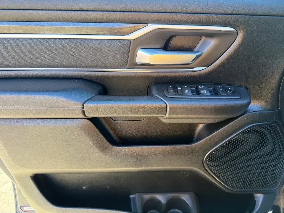 2019 Ram 1500 Big Horn/Lone Star Crew Cab 4x4 5'7 Box (1C6SRFFT2KN) with an 5.7L V8 OHV 16V engine, 8A transmission, located at 880 E. National Road, Vandalia, OH, 45377, (937) 908-9800, 39.891918, -84.183594 - **Experience the Ultimate Adventure with the 2019 Ram 1500 Big Horn/Lone Star Crew Cab 4x4!**<br /> <br /> If you're searching for a truck that seamlessly blends rugged capability with everyday practicality, look no further than the 2019 Ram 1500 Big Horn/Lone Star Crew Cab 4x4, available now at Adv - Photo#18