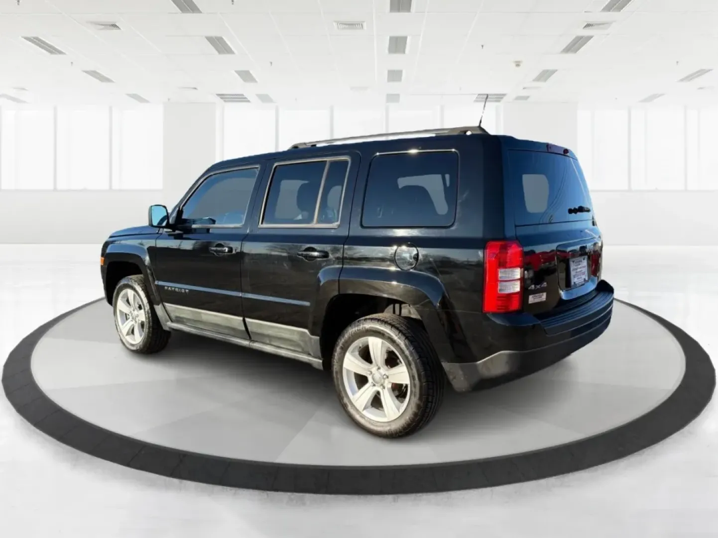 2012 Jeep Patriot Latitude (1C4NJRFB1CD) with an 2.4L I-4 DOHC engine, located at 1099 N County Rd 25A , Troy, OH, 45373, (937) 908-9800, 40.057079, -84.212883 - Experience the thrill of adventure with the 2012 Jeep Patriot Latitude, now available at Advantage Car and Credit in Troy, OH! Perfect for weekend getaways or daily commutes, this versatile SUV is designed to meet the needs of both adventure-seekers and budget-conscious buyers alike. With its rugged - Photo#4