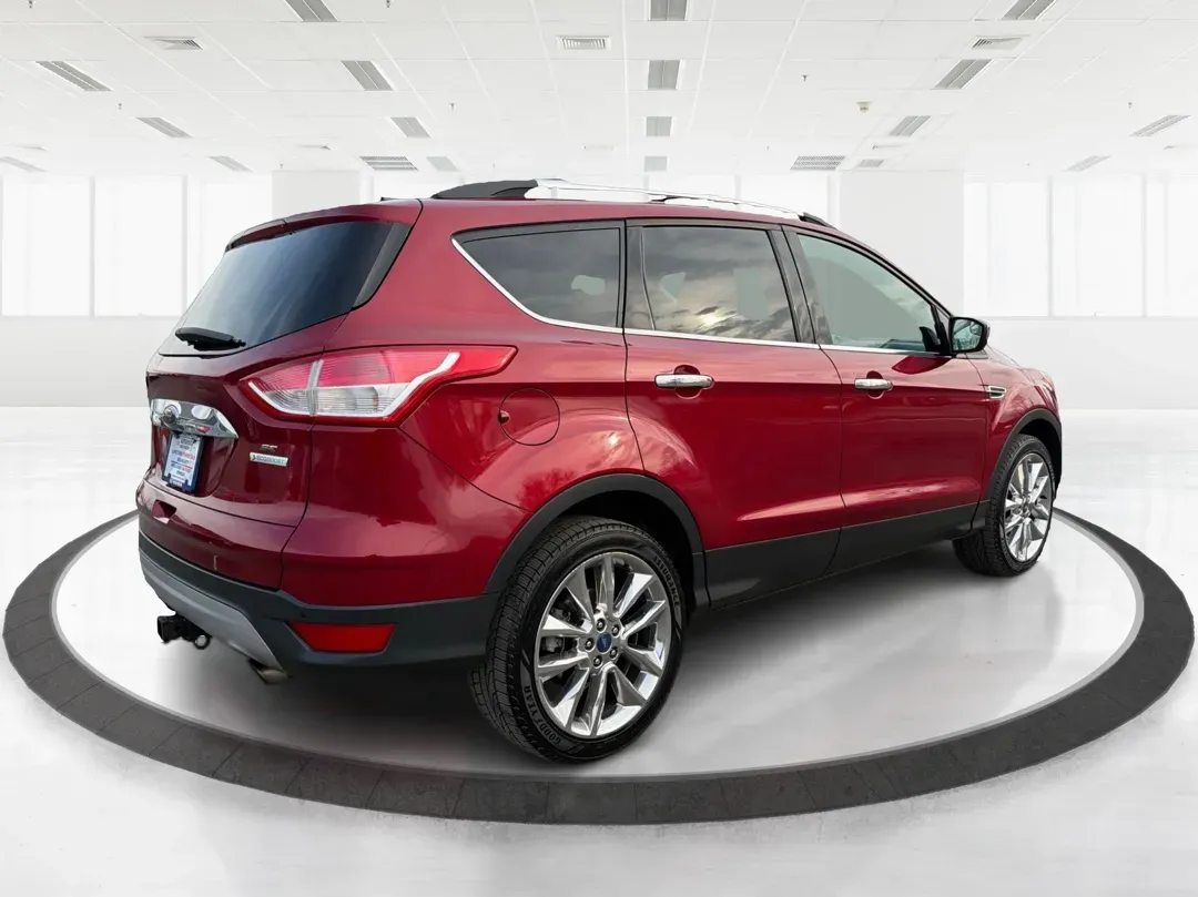 2015 Ford Escape SE (1FMCU0G93FU) with an 2.0L L4 DOHC 16V engine, 6-Speed Automatic transmission, located at 4508 South Dixie Dr, Moraine, OH, 45439, (937) 908-9800, 39.689976, -84.218452 - Are you looking for a vehicle that perfectly balances style, comfort, and functionality for your next family road trip or daily commute? Look no further than this stunning 2015 Ford Escape SE, available now at Advantage Car and Credit in Moraine, OH! This versatile SUV is designed to meet the demand - Photo#2