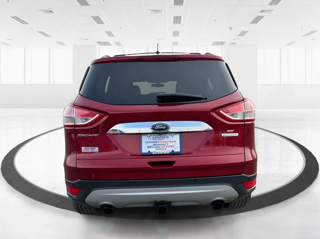 2015 Ford Escape SE (1FMCU0G93FU) with an 2.0L L4 DOHC 16V engine, 6-Speed Automatic transmission, located at 4508 South Dixie Dr, Moraine, OH, 45439, (937) 908-9800, 39.689976, -84.218452 - Are you looking for a vehicle that perfectly balances style, comfort, and functionality for your next family road trip or daily commute? Look no further than this stunning 2015 Ford Escape SE, available now at Advantage Car and Credit in Moraine, OH! This versatile SUV is designed to meet the demand - Photo#3