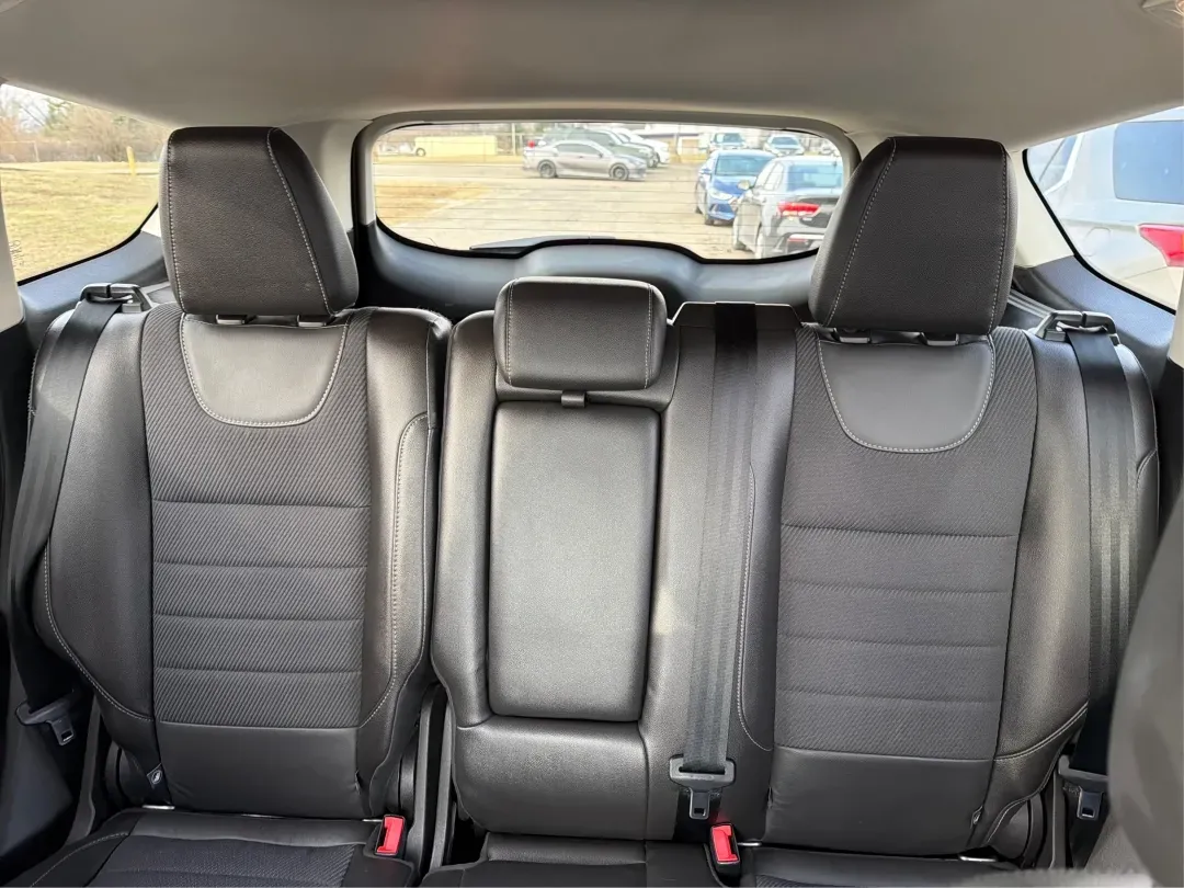 2015 Ford Escape SE (1FMCU0G93FU) with an 2.0L L4 DOHC 16V engine, 6-Speed Automatic transmission, located at 4508 South Dixie Dr, Moraine, OH, 45439, (937) 908-9800, 39.689976, -84.218452 - Are you looking for a vehicle that perfectly balances style, comfort, and functionality for your next family road trip or daily commute? Look no further than this stunning 2015 Ford Escape SE, available now at Advantage Car and Credit in Moraine, OH! This versatile SUV is designed to meet the demand - Photo#14