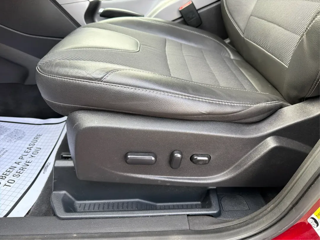 2015 Ford Escape SE (1FMCU0G93FU) with an 2.0L L4 DOHC 16V engine, 6-Speed Automatic transmission, located at 4508 South Dixie Dr, Moraine, OH, 45439, (937) 908-9800, 39.689976, -84.218452 - Are you looking for a vehicle that perfectly balances style, comfort, and functionality for your next family road trip or daily commute? Look no further than this stunning 2015 Ford Escape SE, available now at Advantage Car and Credit in Moraine, OH! This versatile SUV is designed to meet the demand - Photo#18