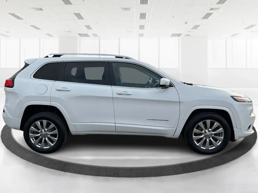 2017 Jeep Cherokee Overland 4x4 (1C4PJMJS9HW) with an Pentastar 3.2L V-6 DOHC engine, 9A transmission, located at 8750 N County Rd 25A, Piqua, OH, 45356, (937) 908-9800, 40.164391, -84.232513 - Looking for the perfect vehicle to elevate your family adventures or make daily commutes a breeze? Look no further than this stunning 2017 Jeep Cherokee Overland 4x4, available now at Advantage Car and Credit Piqua. With the versatile blend of a comfortable sport utility design and advanced feature - Photo#1