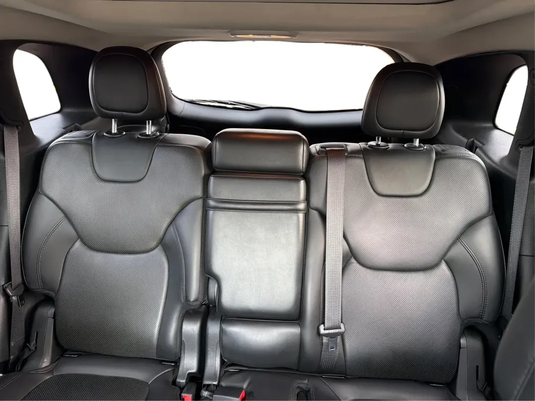 2017 Jeep Cherokee Overland 4x4 (1C4PJMJS9HW) with an Pentastar 3.2L V-6 DOHC engine, 9A transmission, located at 8750 N County Rd 25A, Piqua, OH, 45356, (937) 908-9800, 40.164391, -84.232513 - Looking for the perfect vehicle to elevate your family adventures or make daily commutes a breeze? Look no further than this stunning 2017 Jeep Cherokee Overland 4x4, available now at Advantage Car and Credit Piqua. With the versatile blend of a comfortable sport utility design and advanced feature - Photo#14