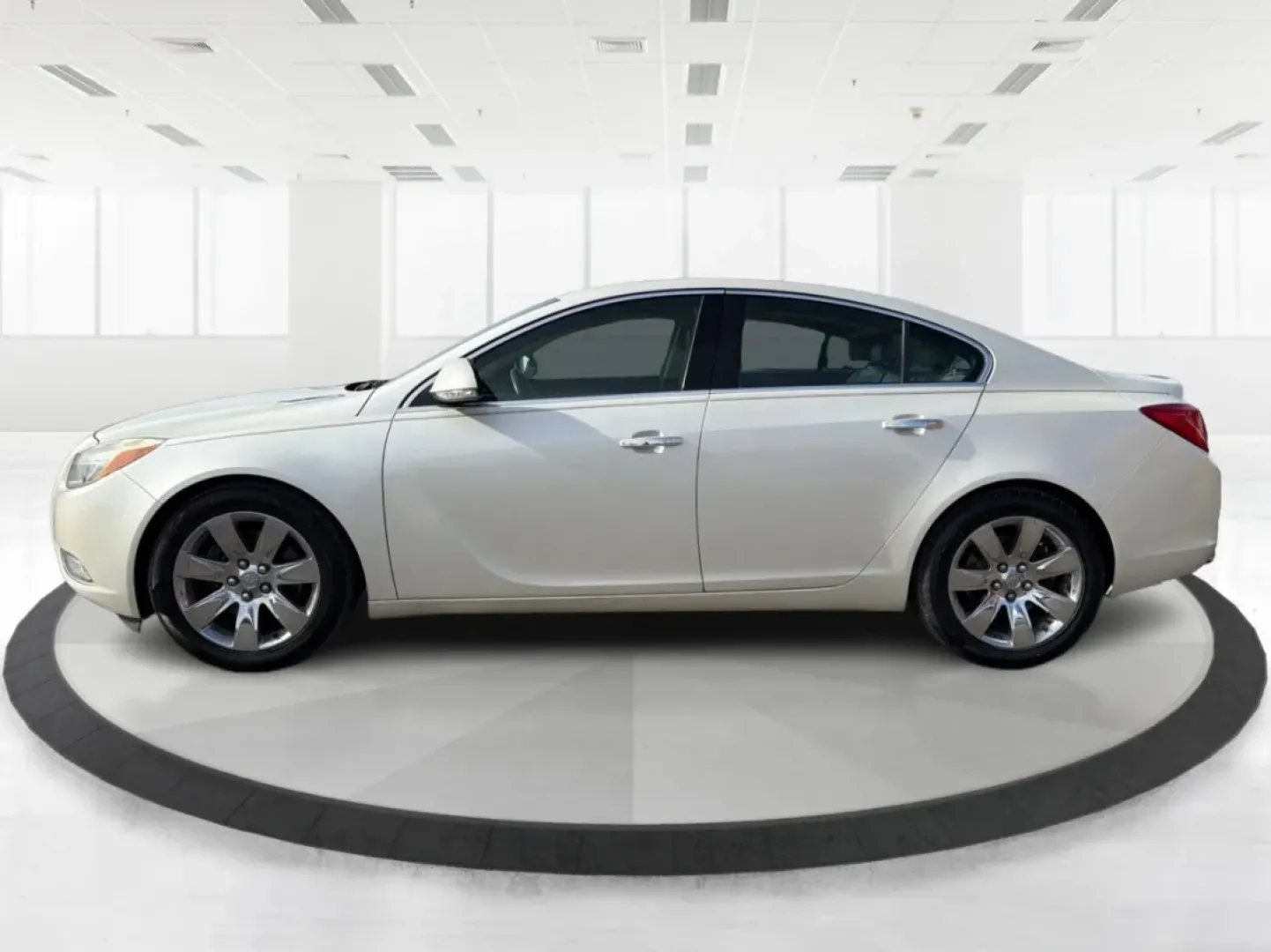 2013 Buick Regal Turbo - Premium 1 (2G4GS5EV4D9) with an ECOTEC 2L I-4 gasoline direct injection engine, 6-Speed Automatic transmission, located at 1184 Kauffman Ave, Fairborn, OH, 45324, (937) 908-9800, 39.807072, -84.030914 - **Discover the Perfect Blend of Comfort and Performance with the 2013 Buick Regal Turbo Premium 1!**<br /> <br /> Are you in the market for a vehicle that combines luxury, performance, and practicality? Look no further than the stunning 2013 Buick Regal Turbo Premium 1, available now at Advantage Ca - Photo#5