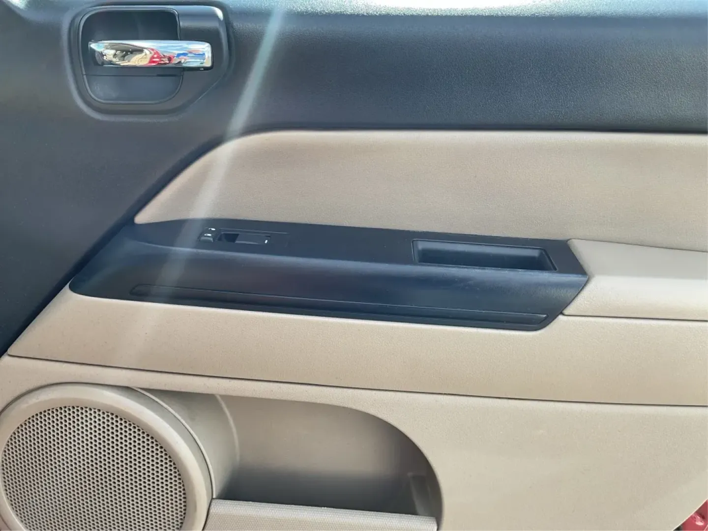 2013 Jeep Compass Latitude (1C4NJDEB6DD) with an 2.4L I-4 DOHC engine, located at 1951 S Dayton Lakeview Rd., New Carlisle, OH, 45344, (937) 908-9800, 39.890999, -84.050255 - Are you ready to elevate your adventures and embrace a lifestyle filled with exploration? The 2013 Jeep Compass Latitude is the perfect companion for those who value versatility and comfort, making it an ideal choice for weekend getaways or daily commutes. This rugged yet refined SUV is now availabl - Photo#17