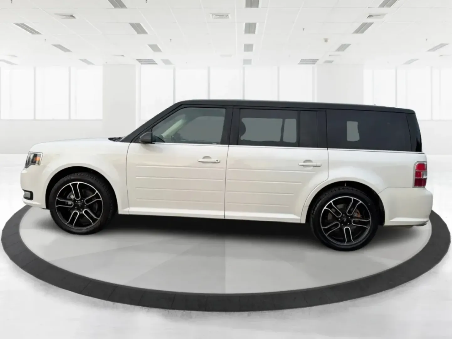2014 Ford Flex SEL (2FMGK5C83EB) with an 3.5L V-6 DOHC engine, located at 401 Woodman Dr, Riverside, OH, 45431, (937) 908-9800, 39.760899, -84.123421 - **Explore the Open Road with Confidence: 2014 Ford Flex SEL at Advantage Car and Credit**<br /> <br /> Are you searching for the perfect vehicle to accommodate your active lifestyle? Look no further! The 2014 Ford Flex SEL is not just a car; it's a gateway to unforgettable family road trips, weekend - Photo#5