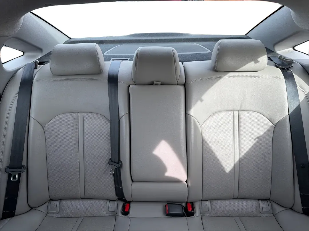 2015 Hyundai Sonata Limited (5NPE34AF8FH) with an 2.4L I-4 gasoline direct injection engine, located at 8750 N County Rd 25A, Piqua, OH, 45356, (937) 908-9800, 40.164391, -84.232513 - Are you in the market for a dependable vehicle that perfectly balances comfort, style, and performance? Look no further than the 2015 Hyundai Sonata Limited, available now at Advantage Car and Credit - Piqua. Whether you're commuting to work, running errands around town, or planning a family road tr - Photo#14