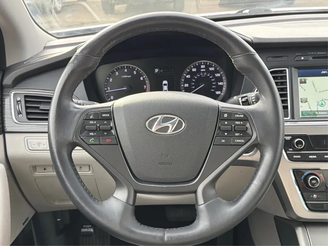 2015 Hyundai Sonata Limited (5NPE34AF8FH) with an 2.4L I-4 gasoline direct injection engine, located at 8750 N County Rd 25A, Piqua, OH, 45356, (937) 908-9800, 40.164391, -84.232513 - Are you in the market for a dependable vehicle that perfectly balances comfort, style, and performance? Look no further than the 2015 Hyundai Sonata Limited, available now at Advantage Car and Credit - Piqua. Whether you're commuting to work, running errands around town, or planning a family road tr - Photo#16