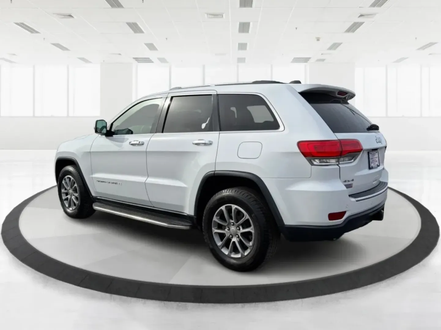 2016 Jeep Grand Cherokee Limited (1C4RJFBG8GC) with an Other engine, located at 8750 N County Rd 25A, Piqua, OH, 45356, (937) 908-9800, 40.164391, -84.232513 - Discover the ultimate blend of luxury and capability with this stunning 2016 Jeep Grand Cherokee Limited, now available at Advantage Car and Credit - Piqua! Perfect for those who crave adventure while needing a reliable vehicle for daily commuting or weekend family outings, this SUV is designed to e - Photo#4