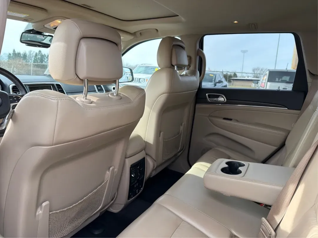 2016 Jeep Grand Cherokee Limited (1C4RJFBG8GC) with an Other engine, located at 8750 N County Rd 25A, Piqua, OH, 45356, (937) 908-9800, 40.164391, -84.232513 - Discover the ultimate blend of luxury and capability with this stunning 2016 Jeep Grand Cherokee Limited, now available at Advantage Car and Credit - Piqua! Perfect for those who crave adventure while needing a reliable vehicle for daily commuting or weekend family outings, this SUV is designed to e - Photo#10