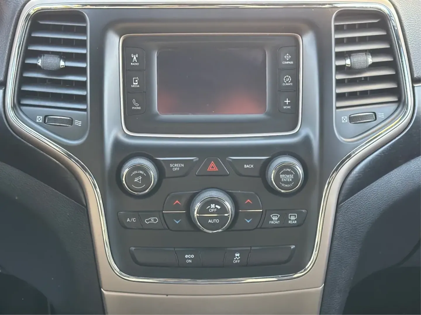 2014 Jeep Grand Cherokee Laredo (1C4RJEAG9EC) with an 3.6L V-6 DOHC engine, located at 1184 Kauffman Ave, Fairborn, OH, 45324, (937) 908-9800, 39.807072, -84.030914 - **Elevate Your Adventures with the 2014 Jeep Grand Cherokee Laredo!**<br /> <br /> Are you ready to take your family on unforgettable road trips or tackle weekend adventures like never before? The 2014 Jeep Grand Cherokee Laredo is designed for those who crave exploration and comfort in equal measur - Photo#13