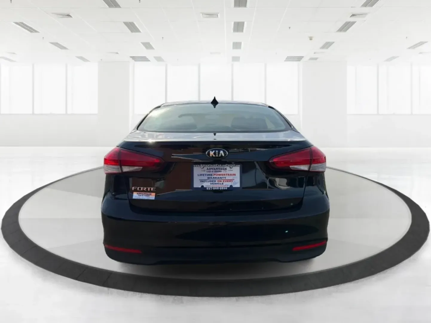 2017 Kia Forte LX (3KPFK4A79HE) with an 2L I-4 DOHC engine, located at 1184 Kauffman Ave, Fairborn, OH, 45324, (937) 908-9800, 39.807072, -84.030914 - Looking for an affordable and reliable vehicle that fits seamlessly into your everyday life? Look no further than the 2017 Kia Forte LX, available now at Advantage Car and Credit in Fairborn, OH. Whether you're commuting to work, shuttling the kids around, or heading out for weekend adventures, this - Photo#3