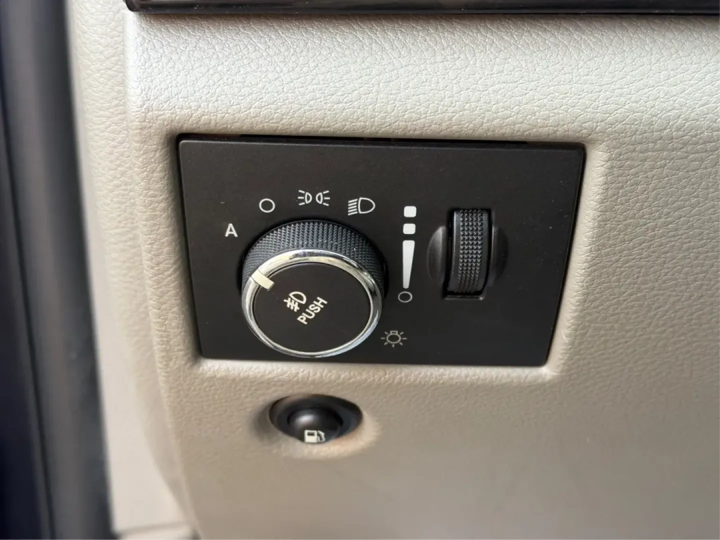 2012 Jeep Grand Cherokee Laredo (1C4RJFAG0CC) with an Other engine, located at 1099 N County Rd 25A , Troy, OH, 45373, (937) 908-9800, 40.057079, -84.212883 - **Adventure Awaits: Explore the Open Road in a 2012 Jeep Grand Cherokee Laredo!**<br /> <br /> If you're a weekend warrior or a growing family looking for your next adventure, this 2012 Jeep Grand Cherokee Laredo is the perfect fit for you! With its robust 4WD capabilities and spacious interior, you - Photo#17