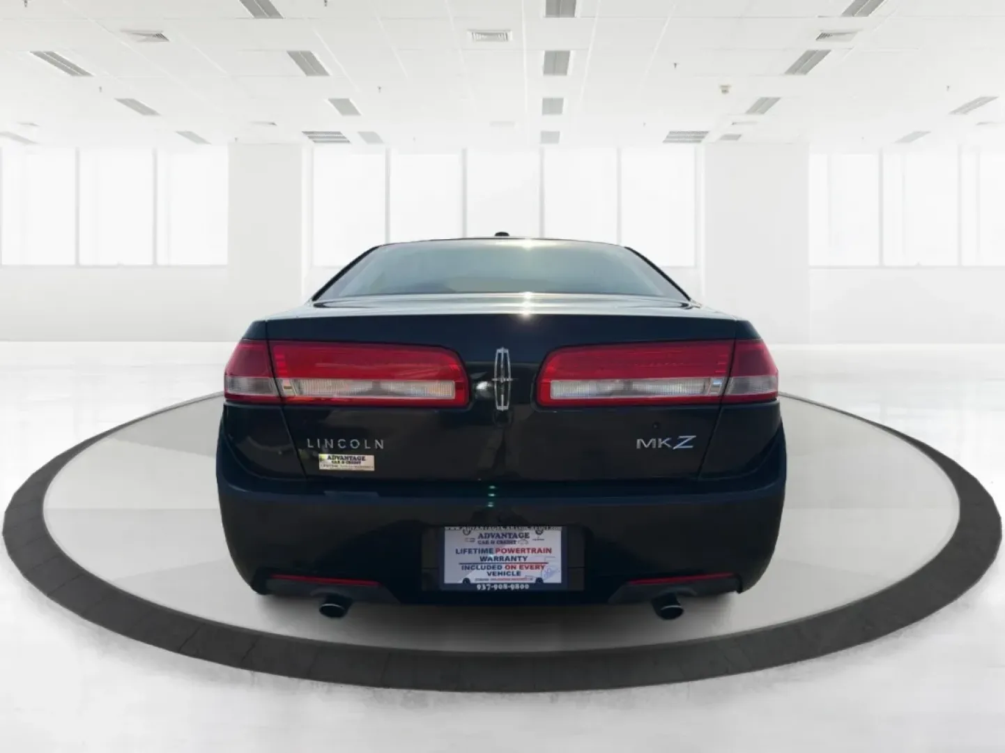2011 Lincoln MKZ Base (3LNHL2GC5BR) with an 3.5L V6 DOHC 24V engine, 6-Speed Automatic transmission, located at 401 Woodman Dr, Riverside, OH, 45431, (937) 908-9800, 39.760899, -84.123421 - **Elevate Your Commute with the 2011 Lincoln MKZ at Advantage Car and Credit - Riverside!**<br /> <br /> Ready to transform your daily drive into a luxurious experience? The 2011 Lincoln MKZ is the perfect vehicle for those seeking comfort without compromising on style. With its sleek black exterior - Photo#3