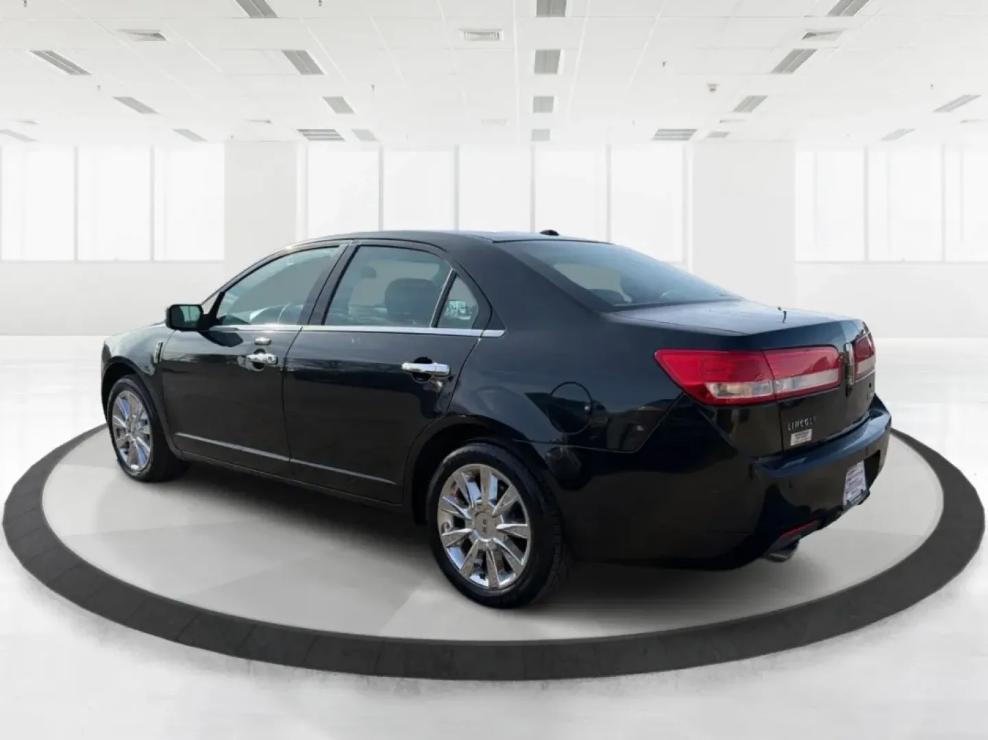 2011 Lincoln MKZ Base (3LNHL2GC5BR) with an 3.5L V6 DOHC 24V engine, 6-Speed Automatic transmission, located at 401 Woodman Dr, Riverside, OH, 45431, (937) 908-9800, 39.760899, -84.123421 - **Elevate Your Commute with the 2011 Lincoln MKZ at Advantage Car and Credit - Riverside!**<br /> <br /> Ready to transform your daily drive into a luxurious experience? The 2011 Lincoln MKZ is the perfect vehicle for those seeking comfort without compromising on style. With its sleek black exterior - Photo#4