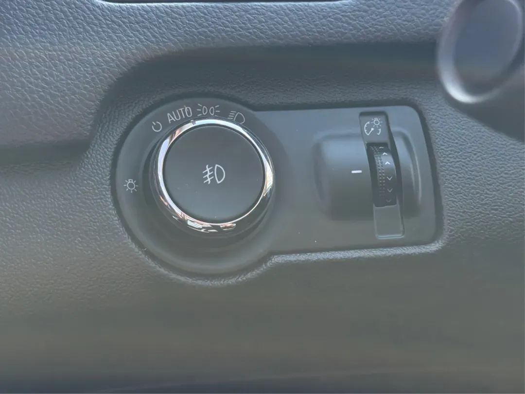 2015 Buick Regal Turbo/e-Assist Premium I (2G4GN5EX7F9) with an 2.0L L4 DOHC 16V TURBO engine, 6-Speed Automatic transmission, located at 4508 South Dixie Dr, Moraine, OH, 45439, (937) 908-9800, 39.689976, -84.218452 - **Experience Luxury and Comfort in the 2015 Buick Regal Turbo/e-Assist Premium I at Advantage Car and Credit!**<br /> <br /> Are you ready to elevate your daily commute or weekend adventures? The 2015 Buick Regal Turbo/e-Assist Premium I is the perfect vehicle for those seeking a blend of style, com - Photo#16