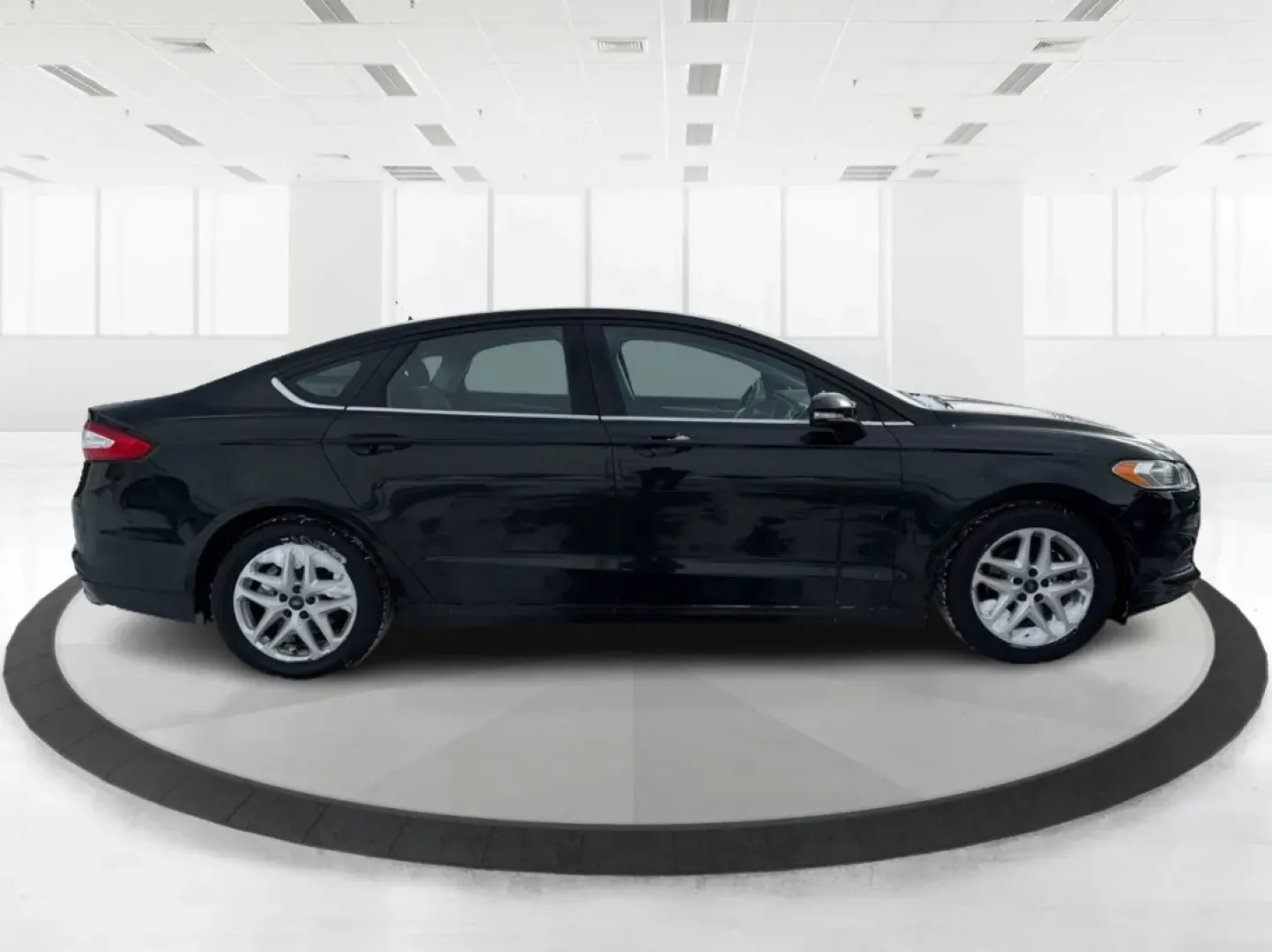 2015 Ford Fusion SE (3FA6P0H78FR) with an 2.5L L4 DOHC 16V engine, Automatic transmission, located at 4508 South Dixie Dr, Moraine, OH, 45439, (937) 908-9800, 39.689976, -84.218452 - Discover the perfect blend of style, comfort, and reliability with this stunning 2015 Ford Fusion SE, available now at Advantage Car and Credit in Moraine, OH! Whether you're commuting to work, shuttling kids to school, or embarking on weekend adventures, this sleek sedan is designed to fit seamless - Photo#1