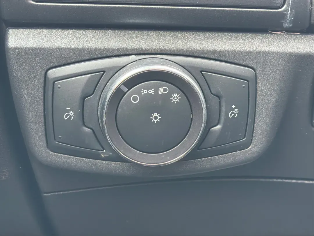 2015 Ford Fusion SE (3FA6P0H78FR) with an 2.5L L4 DOHC 16V engine, Automatic transmission, located at 4508 South Dixie Dr, Moraine, OH, 45439, (937) 908-9800, 39.689976, -84.218452 - Discover the perfect blend of style, comfort, and reliability with this stunning 2015 Ford Fusion SE, available now at Advantage Car and Credit in Moraine, OH! Whether you're commuting to work, shuttling kids to school, or embarking on weekend adventures, this sleek sedan is designed to fit seamless - Photo#16