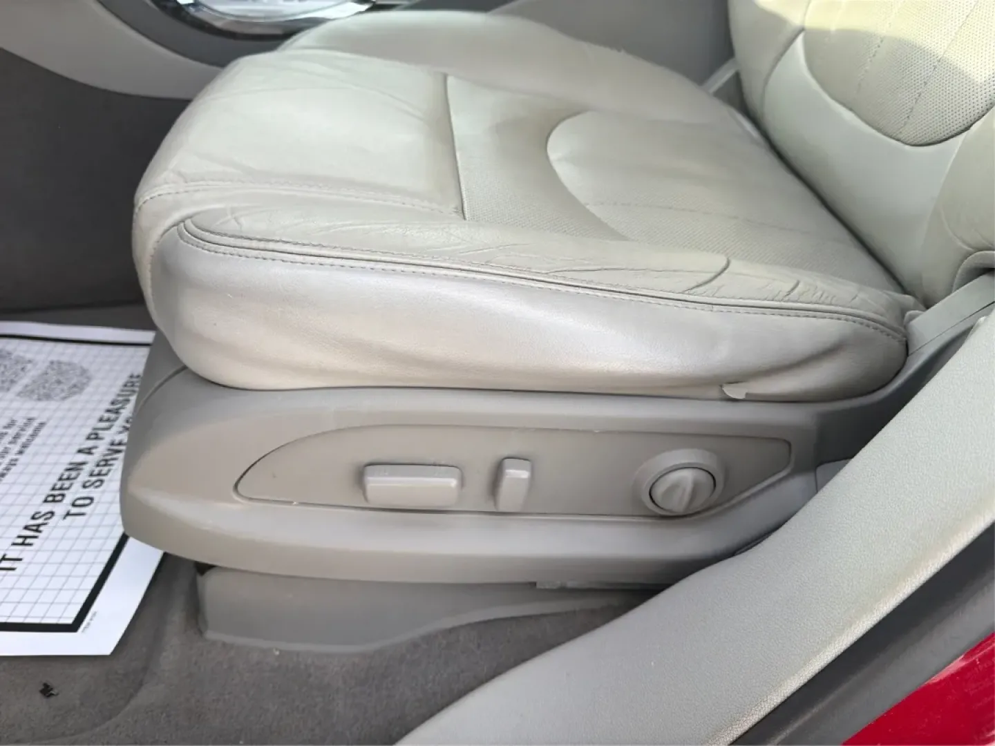 2014 Buick Enclave Leather (5GAKVBKD5EJ) with an 3.6L V-6 gasoline direct injection engine, 6-Speed Automatic Overdrive transmission, located at 880 E. National Road, Vandalia, OH, 45377, (937) 908-9800, 39.891918, -84.183594 - ### Discover Adventure in Style: 2014 Buick Enclave at Advantage Car and Credit<br /> <br /> Are you ready to elevate your family road trips or weekend adventures? The 2014 Buick Enclave, available now at Advantage Car and Credit in Fairborn, OH, is the perfect vehicle for those looking for comfort, - Photo#18