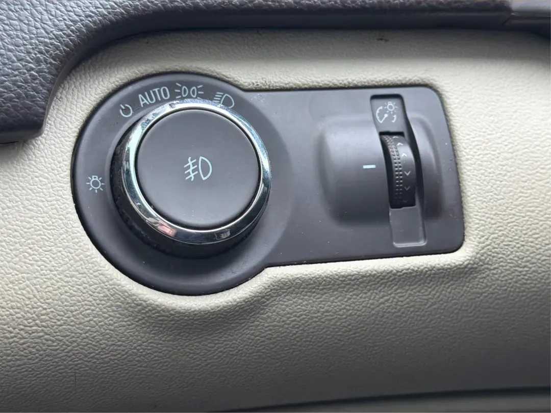 2013 Buick Regal Turbo - Premium 1 (2G4GS5EV0D9) with an ECOTEC 2L I-4 gasoline direct injection engine, 6-Speed Automatic transmission, located at 1951 S Dayton Lakeview Rd., New Carlisle, OH, 45344, (937) 908-9800, 39.890999, -84.050255 - **Experience Luxury and Performance with the 2013 Buick Regal Turbo - Premium 1 at Advantage Car and Credit in New Carlisle!**<br /> <br /> If you're looking for a versatile sedan that combines luxury, performance, and affordability, the 2013 Buick Regal Turbo - Premium 1 is the perfect fit for you. - Photo#17