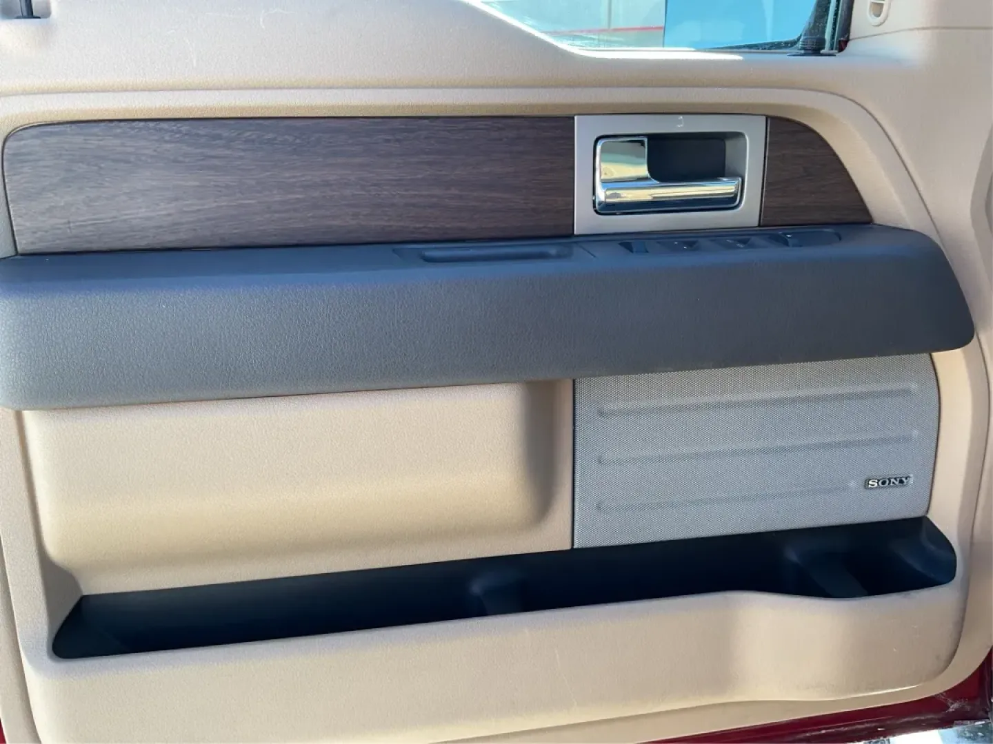 2014 Ford F-150 (1FTFW1ETXEK) with an Other engine, located at 1230 East Main St, Xenia, OH, 45385, (937) 908-9800, 39.688026, -83.910172 - **Unleash Your Adventures with the 2014 Ford F-150 LARIAT: The Ultimate Truck for Every Lifestyle!**<br /> <br /> Are you in search of a versatile vehicle that can handle everything from weekend adventures to daily commutes? Look no further! The 2014 Ford F-150 LARIAT is a reliable and rugged truck - Photo#18