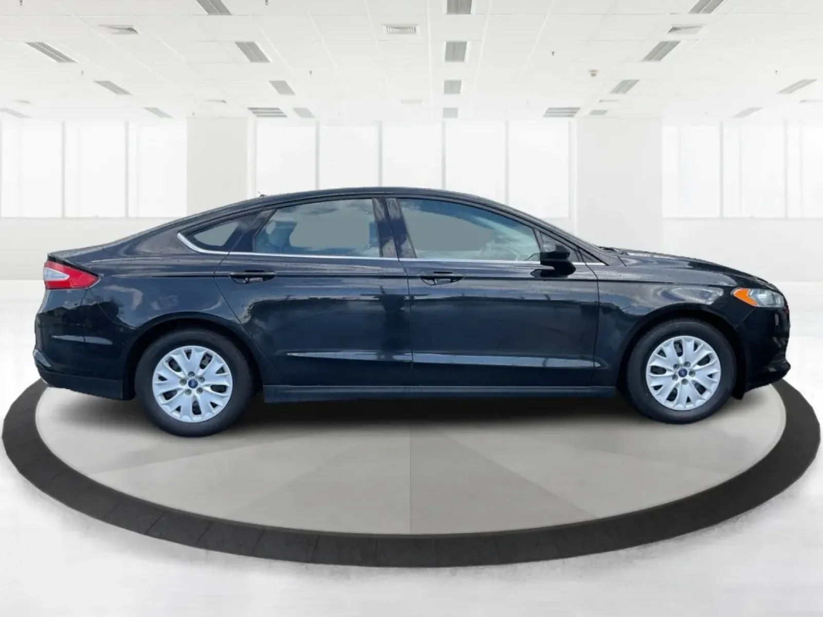 2014 Ford Fusion S (3FA6P0G75ER) with an Duratec 2.5L I-4 DOHC engine, located at 401 Woodman Dr, Riverside, OH, 45431, (937) 908-9800, 39.760899, -84.123421 - **Discover Your Next Adventure with the 2014 Ford Fusion at Advantage Car and Credit!**<br /> <br /> Are you ready to elevate your daily commute or embark on weekend road trips? The 2014 Ford Fusion at Advantage Car and Credit is your perfect companion for both. Its stylish design and dependable per - Photo#1