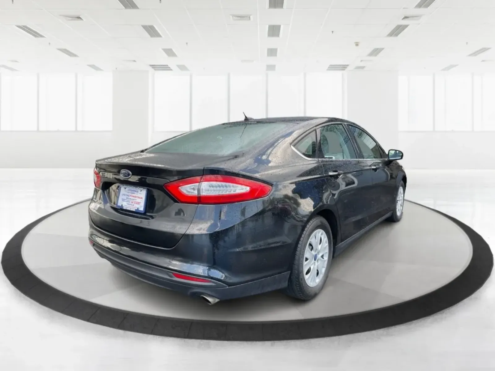 2014 Ford Fusion S (3FA6P0G75ER) with an Duratec 2.5L I-4 DOHC engine, located at 401 Woodman Dr, Riverside, OH, 45431, (937) 908-9800, 39.760899, -84.123421 - **Discover Your Next Adventure with the 2014 Ford Fusion at Advantage Car and Credit!**<br /> <br /> Are you ready to elevate your daily commute or embark on weekend road trips? The 2014 Ford Fusion at Advantage Car and Credit is your perfect companion for both. Its stylish design and dependable per - Photo#2