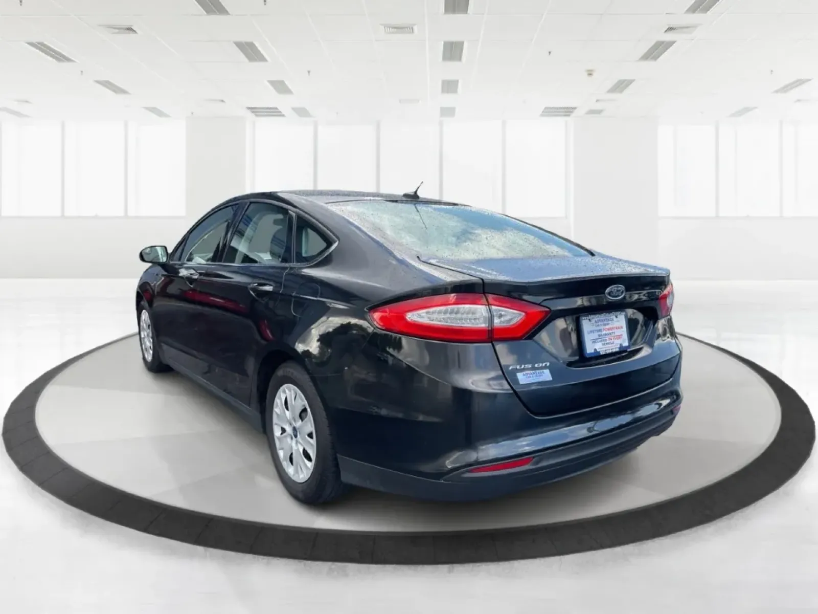 2014 Ford Fusion S (3FA6P0G75ER) with an Duratec 2.5L I-4 DOHC engine, located at 401 Woodman Dr, Riverside, OH, 45431, (937) 908-9800, 39.760899, -84.123421 - **Discover Your Next Adventure with the 2014 Ford Fusion at Advantage Car and Credit!**<br /> <br /> Are you ready to elevate your daily commute or embark on weekend road trips? The 2014 Ford Fusion at Advantage Car and Credit is your perfect companion for both. Its stylish design and dependable per - Photo#4