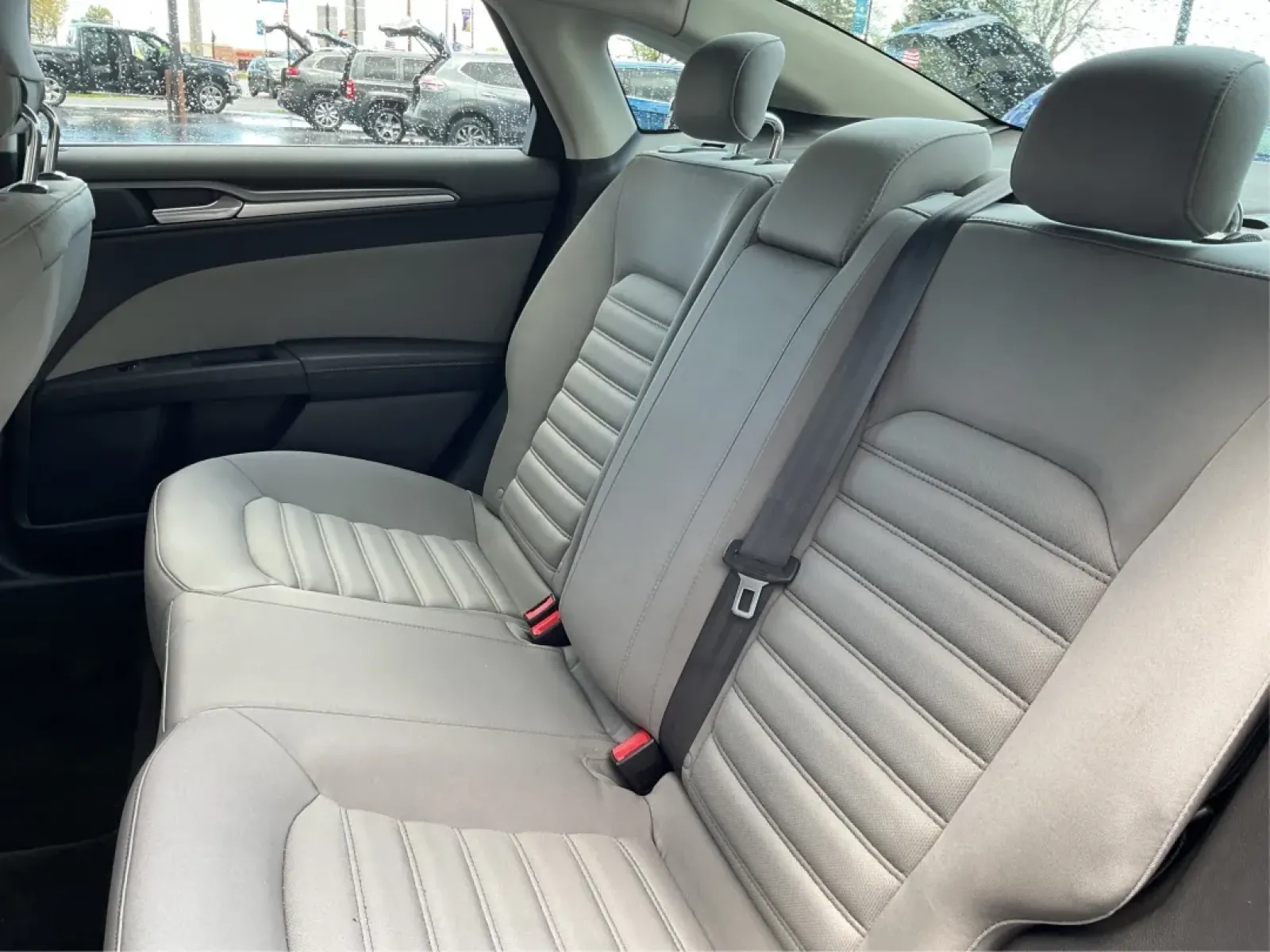 2014 Ford Fusion S (3FA6P0G75ER) with an Duratec 2.5L I-4 DOHC engine, located at 401 Woodman Dr, Riverside, OH, 45431, (937) 908-9800, 39.760899, -84.123421 - **Discover Your Next Adventure with the 2014 Ford Fusion at Advantage Car and Credit!**<br /> <br /> Are you ready to elevate your daily commute or embark on weekend road trips? The 2014 Ford Fusion at Advantage Car and Credit is your perfect companion for both. Its stylish design and dependable per - Photo#10