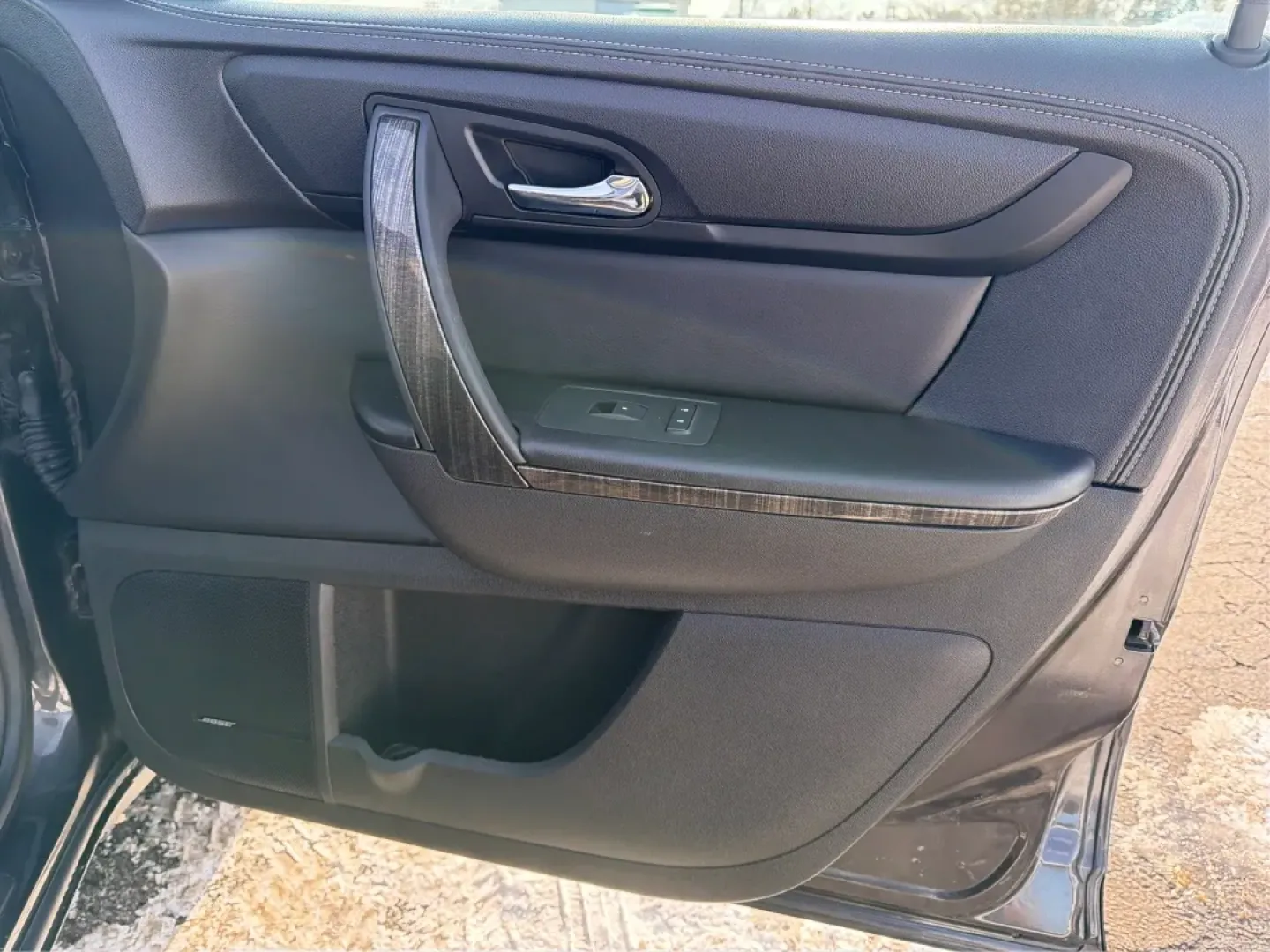 2015 GMC Acadia SLT-1 (1GKKVRKD6FJ) with an 3.6L V-6 gasoline direct injection engine, located at 1230 East Main St, Xenia, OH, 45385, (937) 908-9800, 39.688026, -83.910172 - **Experience Adventure and Comfort with the 2015 GMC Acadia at Advantage Car and Credit - Xenia!**<br /> <br /> Are you searching for the perfect vehicle to accommodate your growing family, make weekend adventures a breeze, or tackle your daily commute with style? Look no further than this stunning - Photo#20