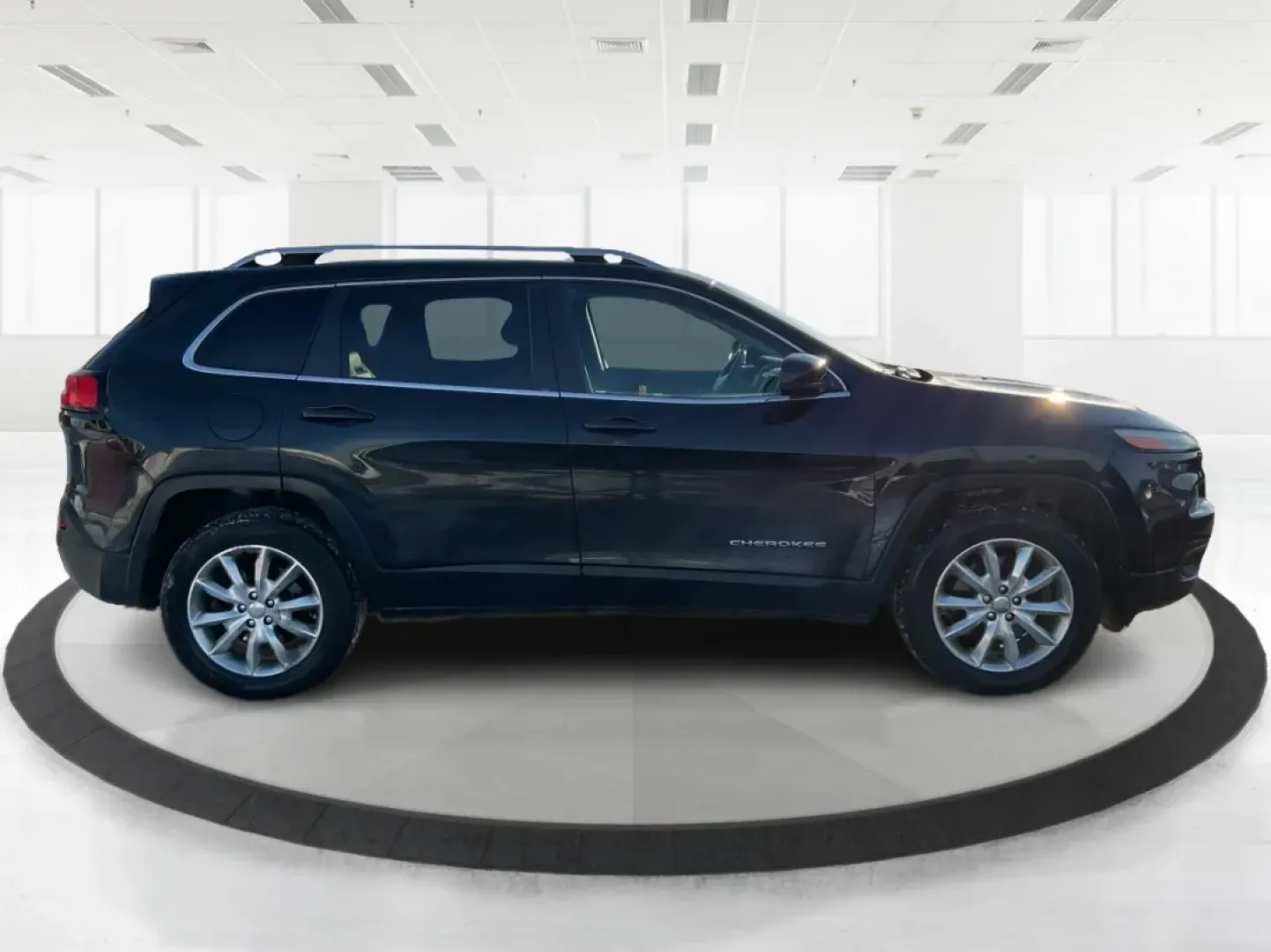 2014 Jeep Cherokee (1C4PJMDS5EW) with an Other engine, located at 1230 East Main St, Xenia, OH, 45385, (937) 908-9800, 39.688026, -83.910172 - Discover the perfect blend of versatility and style with the 2014 Jeep Cherokee Limited, now available at Advantage Car and Credit in Troy, OH! Whether you're navigating the daily grind or embarking on weekend adventures, this crossover SUV is designed to enhance your lifestyle, making it an ideal c - Photo#1