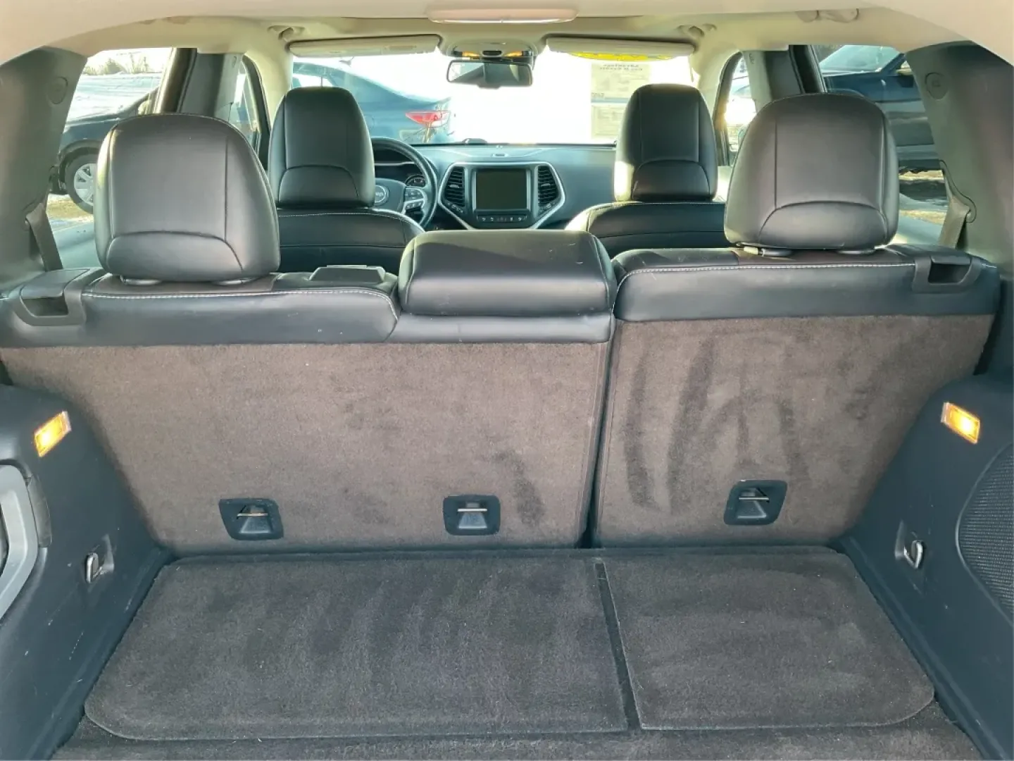 2014 Jeep Cherokee (1C4PJMDS5EW) with an Other engine, located at 1230 East Main St, Xenia, OH, 45385, (937) 908-9800, 39.688026, -83.910172 - Discover the perfect blend of versatility and style with the 2014 Jeep Cherokee Limited, now available at Advantage Car and Credit in Troy, OH! Whether you're navigating the daily grind or embarking on weekend adventures, this crossover SUV is designed to enhance your lifestyle, making it an ideal c - Photo#12