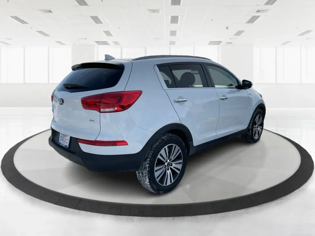 2016 Kia Sportage EX (KNDPCCAC2G7) with an Theta II 2.4L I-4 gasoline direct injection engine, located at 8750 N County Rd 25A, Piqua, OH, 45356, (937) 908-9800, 40.164391, -84.232513 - ### Elevate Your Adventures with the 2016 Kia Sportage EX from Advantage Car and Credit - Piqua!<br /> <br /> Are you ready to embrace a lifestyle filled with adventure and comfort? Whether you're a growing family, a daily commuter, or someone who loves weekend getaways, the 2016 Kia Sportage EX is - Photo#2