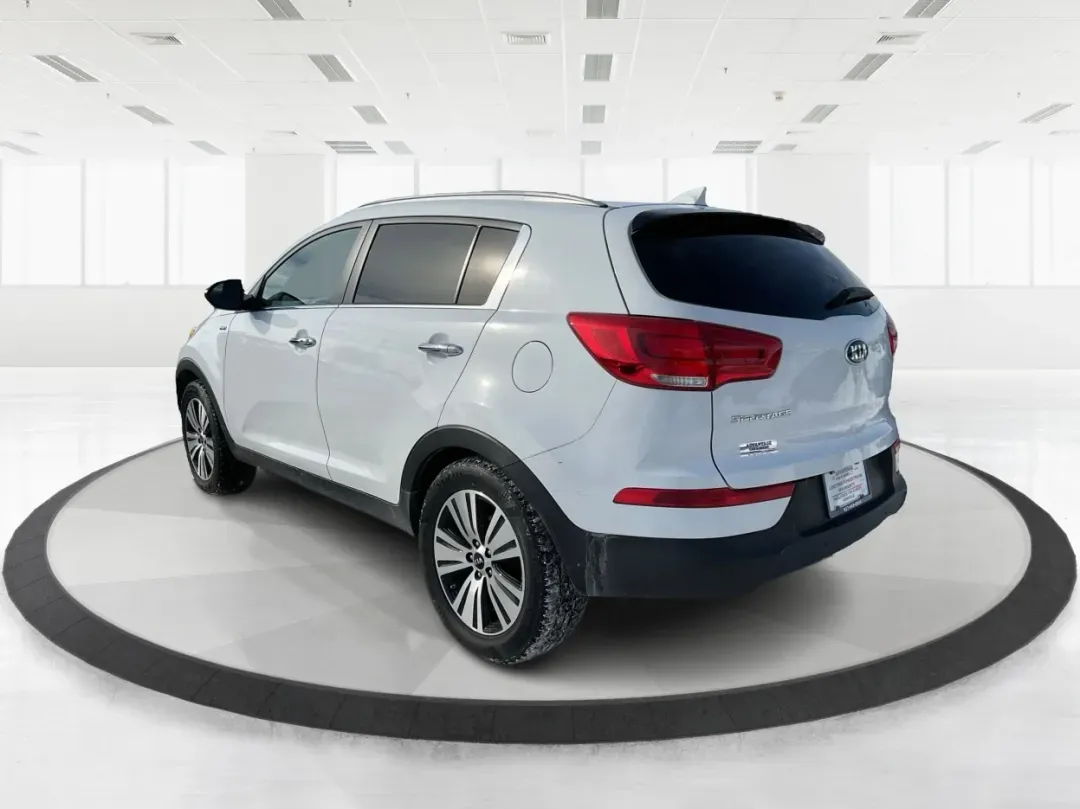 2016 Kia Sportage EX (KNDPCCAC2G7) with an Theta II 2.4L I-4 gasoline direct injection engine, located at 8750 N County Rd 25A, Piqua, OH, 45356, (937) 908-9800, 40.164391, -84.232513 - ### Elevate Your Adventures with the 2016 Kia Sportage EX from Advantage Car and Credit - Piqua!<br /> <br /> Are you ready to embrace a lifestyle filled with adventure and comfort? Whether you're a growing family, a daily commuter, or someone who loves weekend getaways, the 2016 Kia Sportage EX is - Photo#4