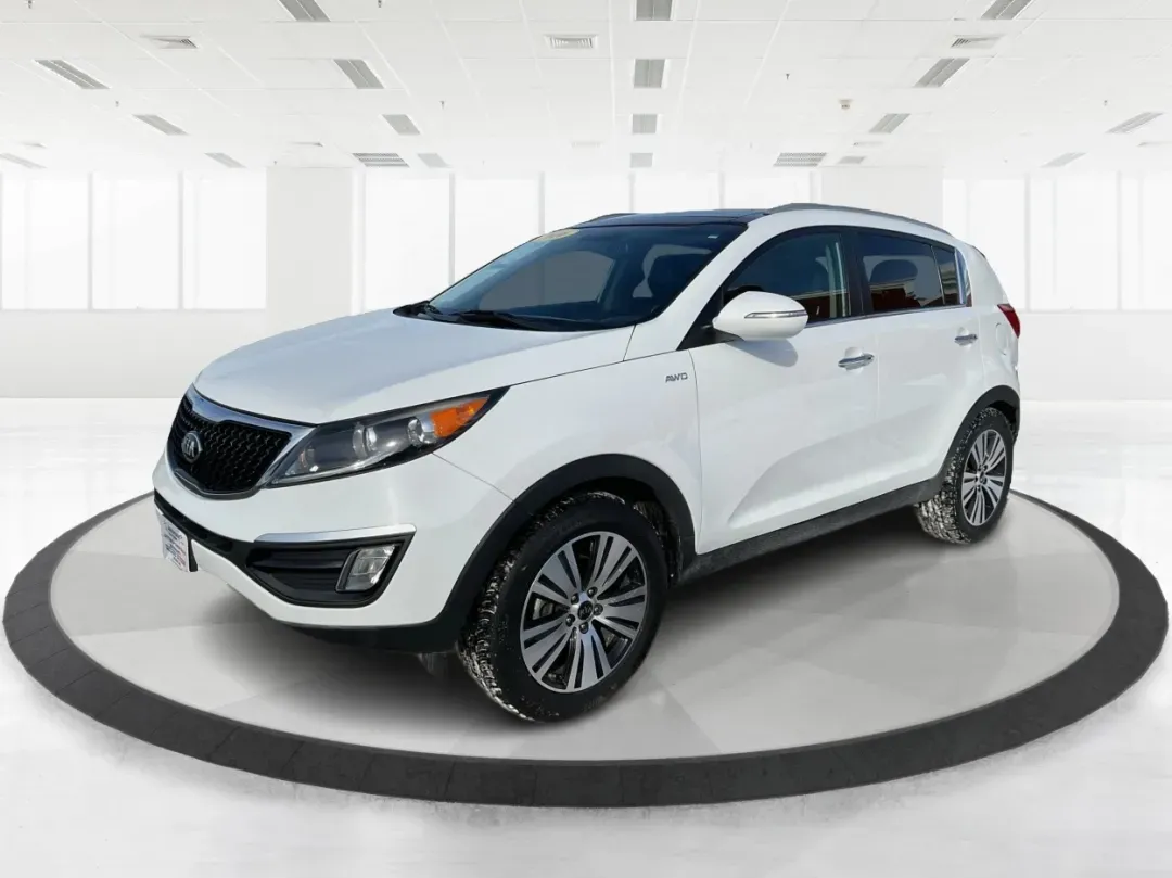2016 Kia Sportage EX (KNDPCCAC2G7) with an Theta II 2.4L I-4 gasoline direct injection engine, located at 8750 N County Rd 25A, Piqua, OH, 45356, (937) 908-9800, 40.164391, -84.232513 - ### Elevate Your Adventures with the 2016 Kia Sportage EX from Advantage Car and Credit - Piqua!<br /> <br /> Are you ready to embrace a lifestyle filled with adventure and comfort? Whether you're a growing family, a daily commuter, or someone who loves weekend getaways, the 2016 Kia Sportage EX is - Photo#8
