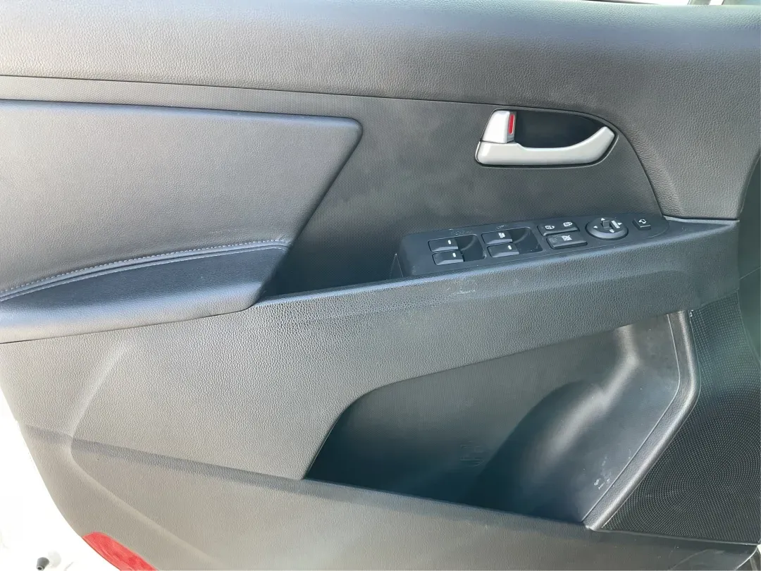 2016 Kia Sportage EX (KNDPCCAC2G7) with an Theta II 2.4L I-4 gasoline direct injection engine, located at 8750 N County Rd 25A, Piqua, OH, 45356, (937) 908-9800, 40.164391, -84.232513 - ### Elevate Your Adventures with the 2016 Kia Sportage EX from Advantage Car and Credit - Piqua!<br /> <br /> Are you ready to embrace a lifestyle filled with adventure and comfort? Whether you're a growing family, a daily commuter, or someone who loves weekend getaways, the 2016 Kia Sportage EX is - Photo#18