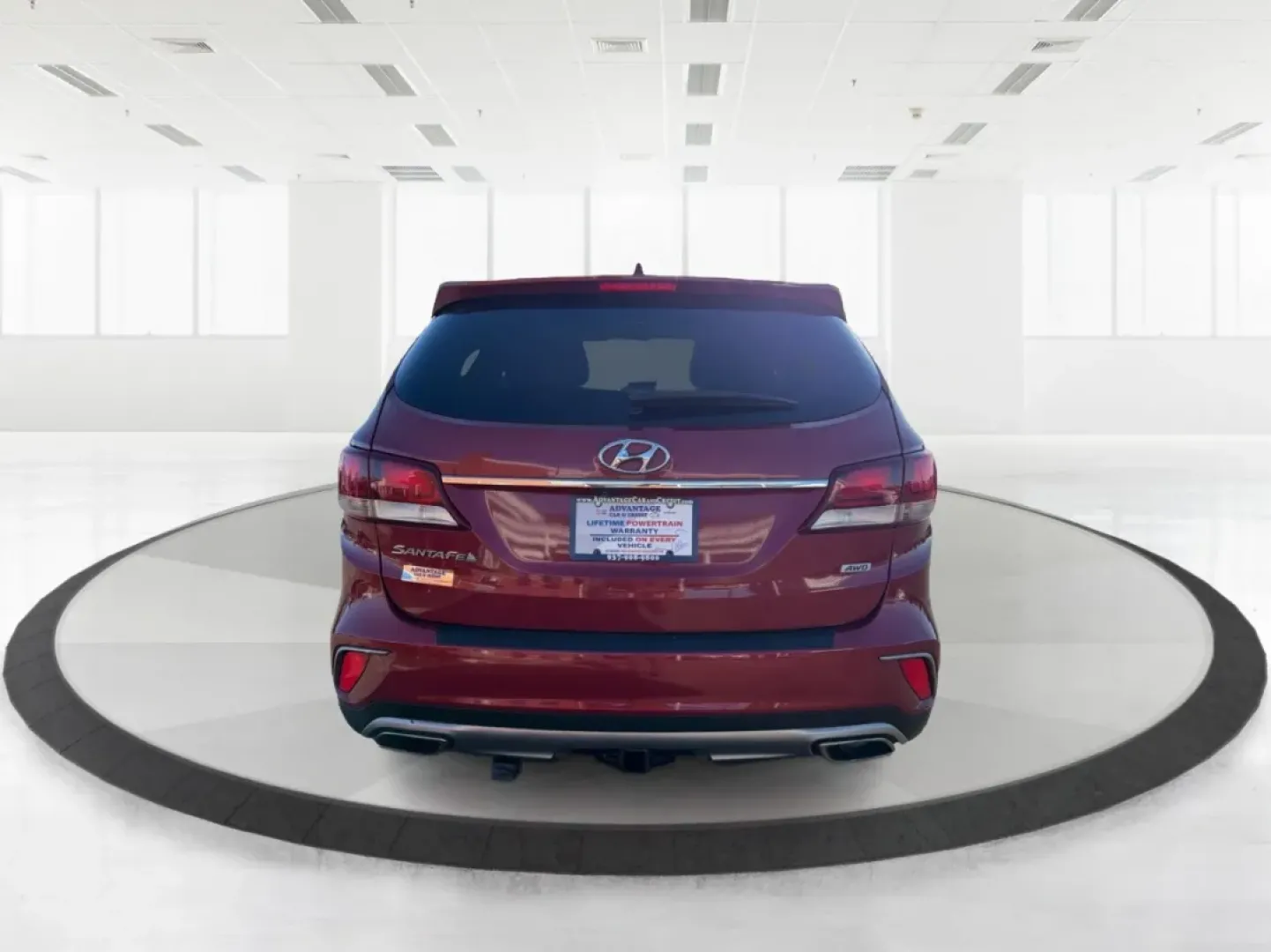 2017 Hyundai Santa Fe SE (KM8SMDHF0HU) with an 3.3L V-6 gasoline direct injection engine, 6A transmission, located at 1230 East Main St, Xenia, OH, 45385, (937) 908-9800, 39.688026, -83.910172 - **Adventure Awaits with This 2017 Hyundai Santa Fe SE - Your Ideal Family SUV!**<br /> <br /> Are you on the lookout for a versatile, spacious SUV that can easily accommodate your family's needs? Look no further than this stunning 2017 Hyundai Santa Fe SE, available now at Advantage Car and Credit i - Photo#3