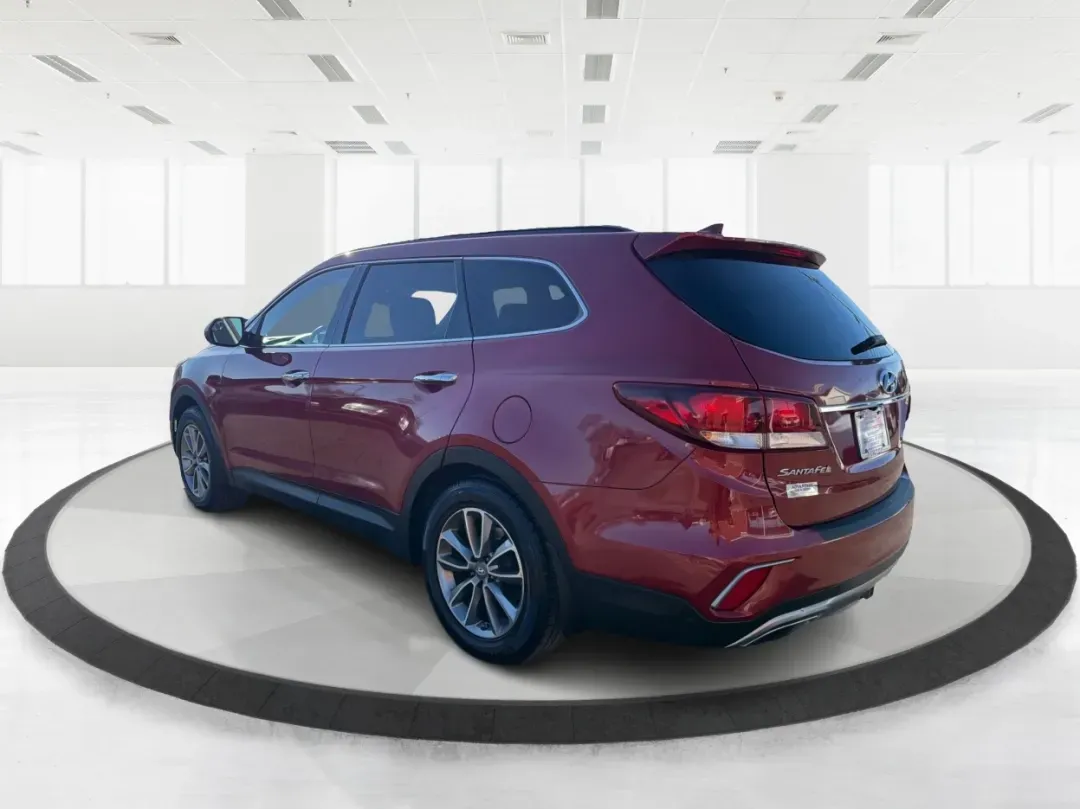 2017 Hyundai Santa Fe SE (KM8SMDHF0HU) with an 3.3L V-6 gasoline direct injection engine, 6A transmission, located at 1230 East Main St, Xenia, OH, 45385, (937) 908-9800, 39.688026, -83.910172 - **Adventure Awaits with This 2017 Hyundai Santa Fe SE - Your Ideal Family SUV!**<br /> <br /> Are you on the lookout for a versatile, spacious SUV that can easily accommodate your family's needs? Look no further than this stunning 2017 Hyundai Santa Fe SE, available now at Advantage Car and Credit i - Photo#4