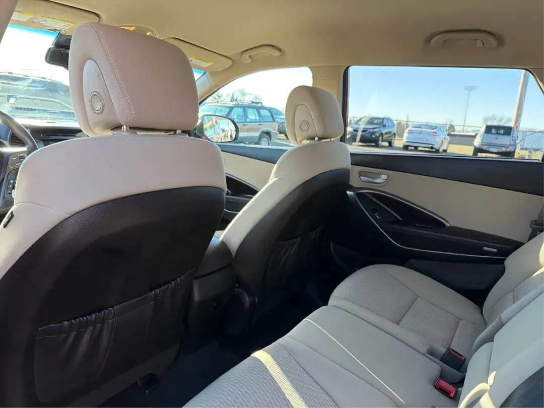 2017 Hyundai Santa Fe SE (KM8SMDHF0HU) with an 3.3L V-6 gasoline direct injection engine, 6A transmission, located at 1230 East Main St, Xenia, OH, 45385, (937) 908-9800, 39.688026, -83.910172 - **Adventure Awaits with This 2017 Hyundai Santa Fe SE - Your Ideal Family SUV!**<br /> <br /> Are you on the lookout for a versatile, spacious SUV that can easily accommodate your family's needs? Look no further than this stunning 2017 Hyundai Santa Fe SE, available now at Advantage Car and Credit i - Photo#10