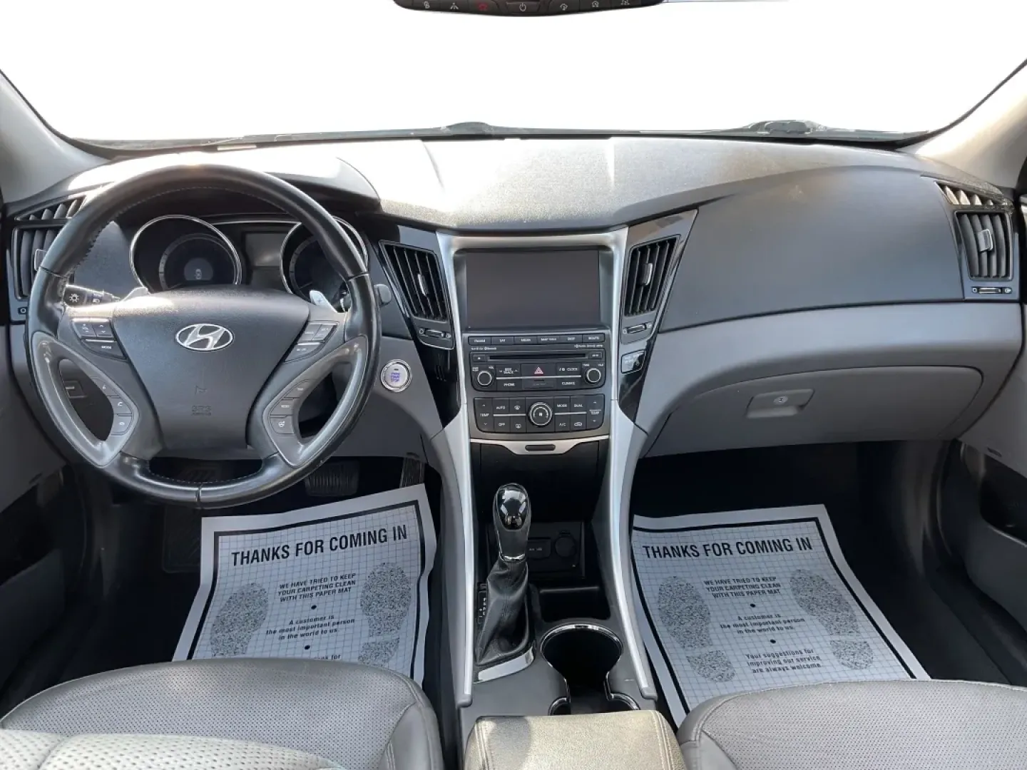 2014 Hyundai Sonata Limited 2.0T (5NPEC4AB3EH) with an 2L I-4 gasoline direct injection engine, 6-Speed Automatic transmission, located at 1951 S Dayton Lakeview Rd., New Carlisle, OH, 45344, (937) 908-9800, 39.890999, -84.050255 - Are you in search of the perfect blend of style, performance, and reliability for your daily commutes or family outings? Look no further! At Advantage Car and Credit in New Carlisle, OH, we proudly present this stunning 2014 Hyundai Sonata Limited 2.0T, a sedan designed for those who appreciate both - Photo#17