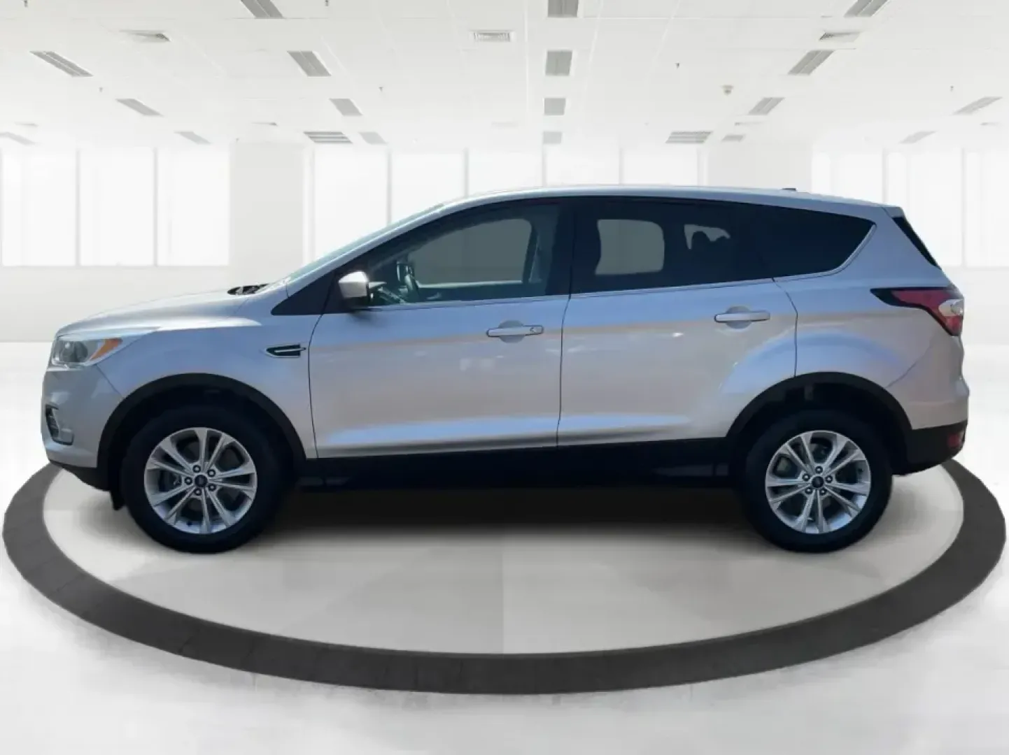 2017 Ford Escape SE (1FMCU9GD4HU) with an 1.5L L4 DOHC 16V engine, 6A transmission, located at 401 Woodman Dr, Riverside, OH, 45431, (937) 908-9800, 39.760899, -84.123421 - **Adventure Awaits in This 2017 Ford Escape SE Perfect for Your Next Journey!**<br /> <br /> If you're looking for a versatile vehicle that meets the needs of an active lifestyle, the 2017 Ford Escape SE is the perfect choice for adventurous families or budget-conscious commuters. With ample room f - Photo#5