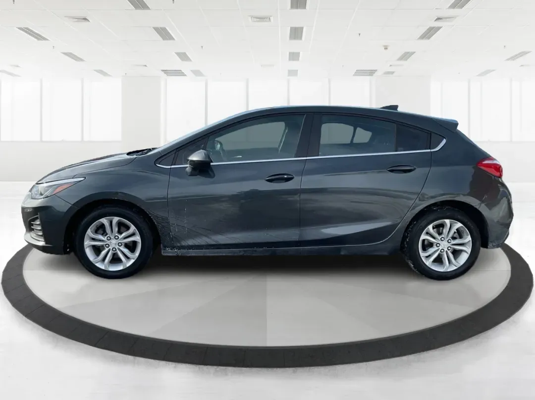 2019 Chevrolet Cruze LT (3G1BE6SM6KS) with an 1.4L I-4 gasoline direct injection engine, 6A transmission, located at 1184 Kauffman Ave, Fairborn, OH, 45324, (937) 908-9800, 39.807072, -84.030914 - ### Explore Life in Style with the 2019 Chevrolet Cruze LT Hatchback Perfect for Every Journey!<br /> <br /> Are you ready to elevate your daily commute or weekend adventures? The 2019 Chevrolet Cruze LT Hatchback offers a blend of efficiency, comfort, and style that suits a variety of lifestyles. - Photo#5
